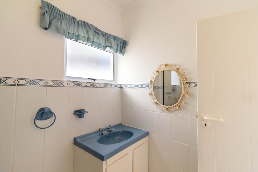 5 Bedroom Property for Sale in Vermont Western Cape